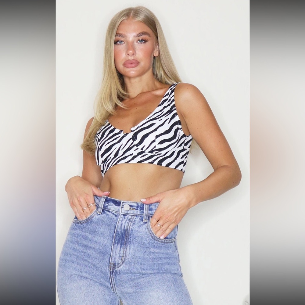 NWT! Pretty Little Thing Zebra Crop Bralette Top